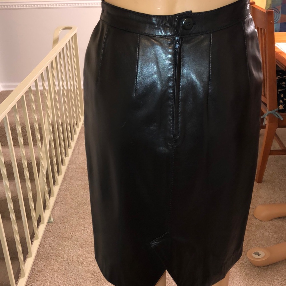 Black Lamb  Leather skirt.  by SIBYLLE  LYN. - Picture 3 of 8